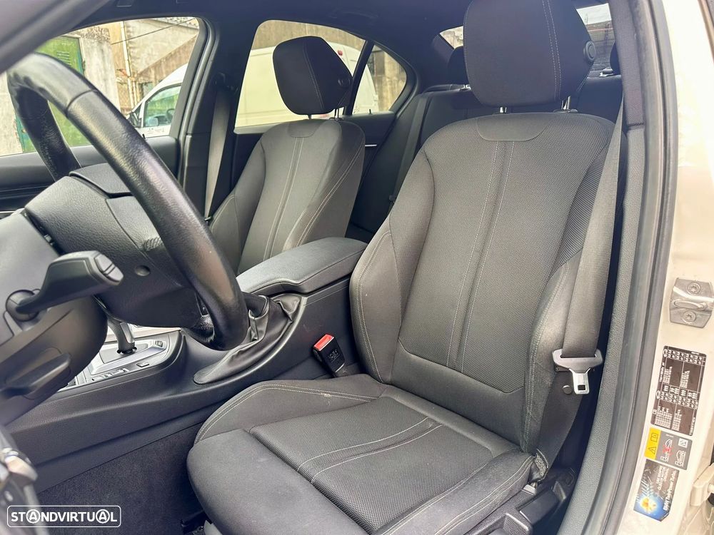 BMW 330 e iPerformance Line Sport - 8