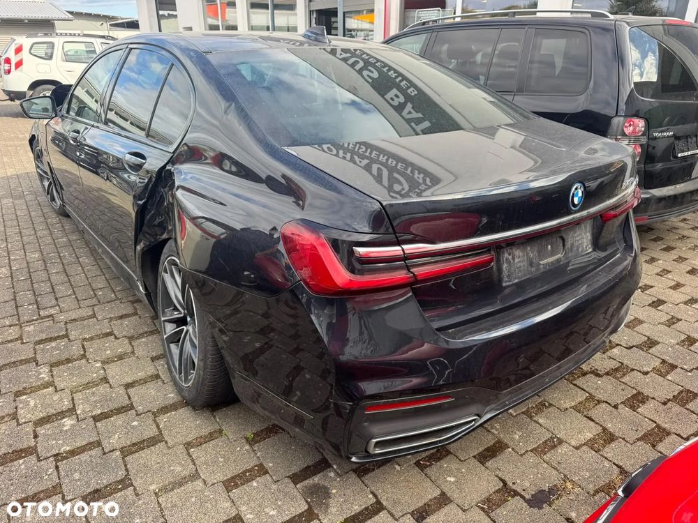 BMW Seria 7 745e - 6