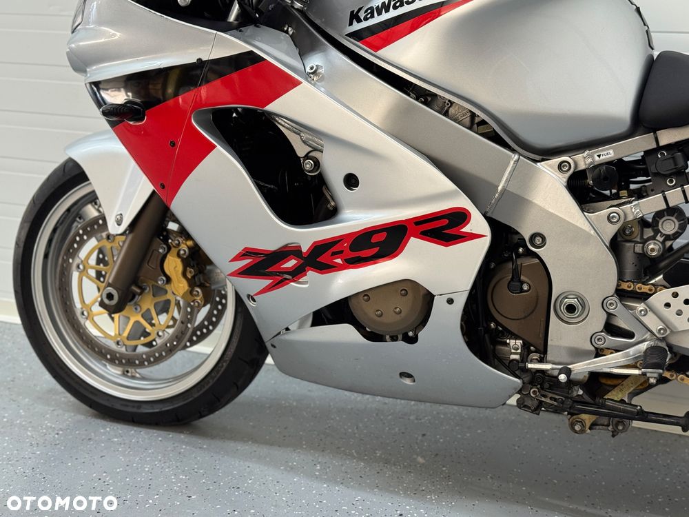 Kawasaki ZXR - 21
