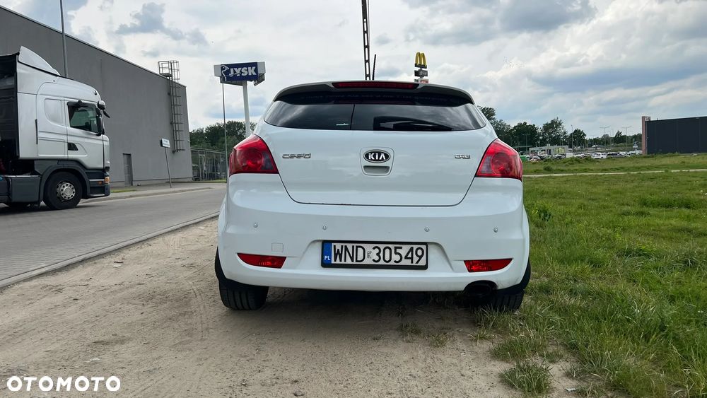 Kia Ceed - 4