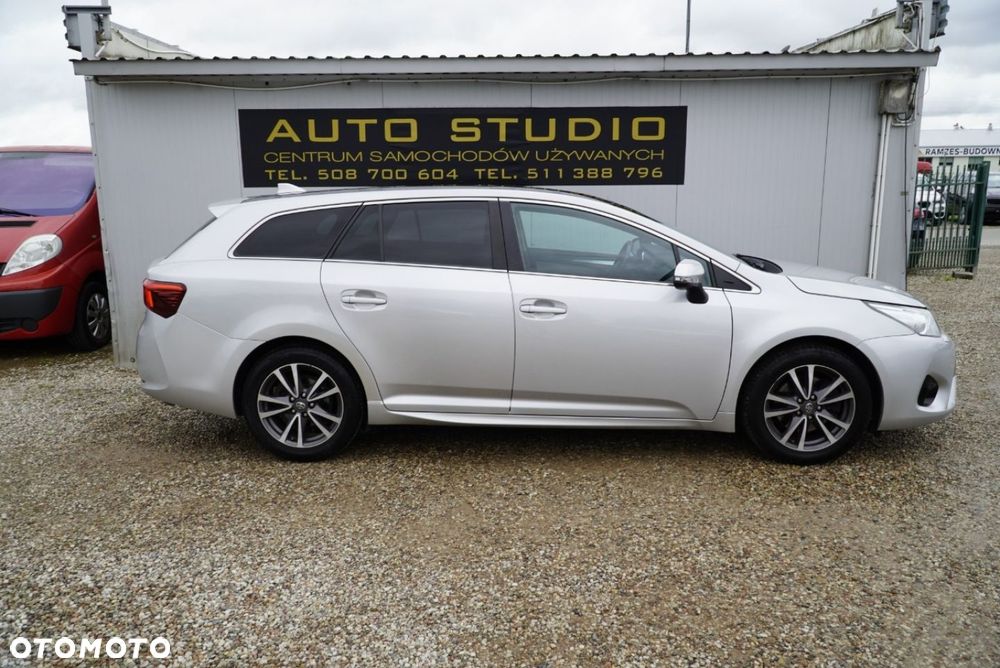 Toyota Avensis 2.0 D-4D Premium - 34