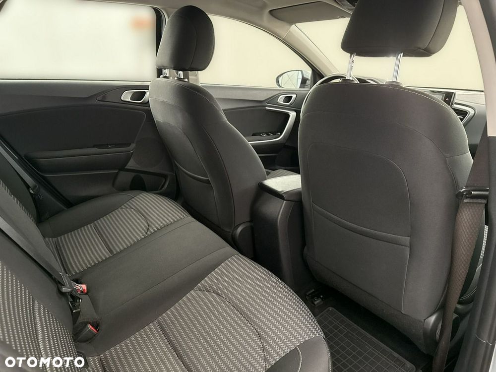 Kia Ceed - 23