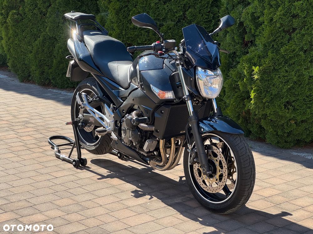 Suzuki GSR - 1
