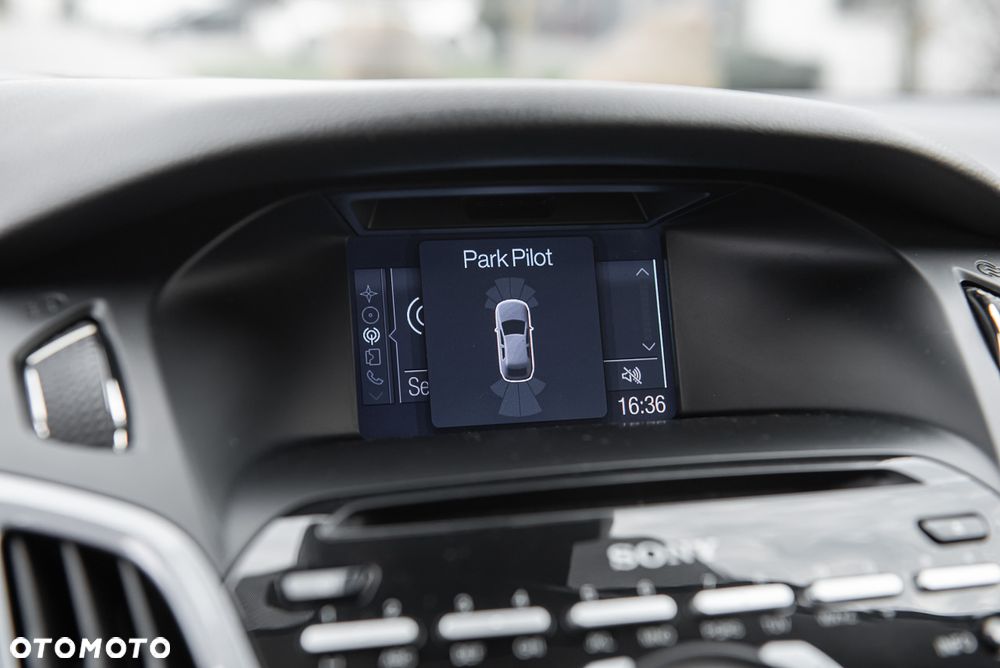 Ford Focus 1.6 EcoBoost Trend Sport - 27