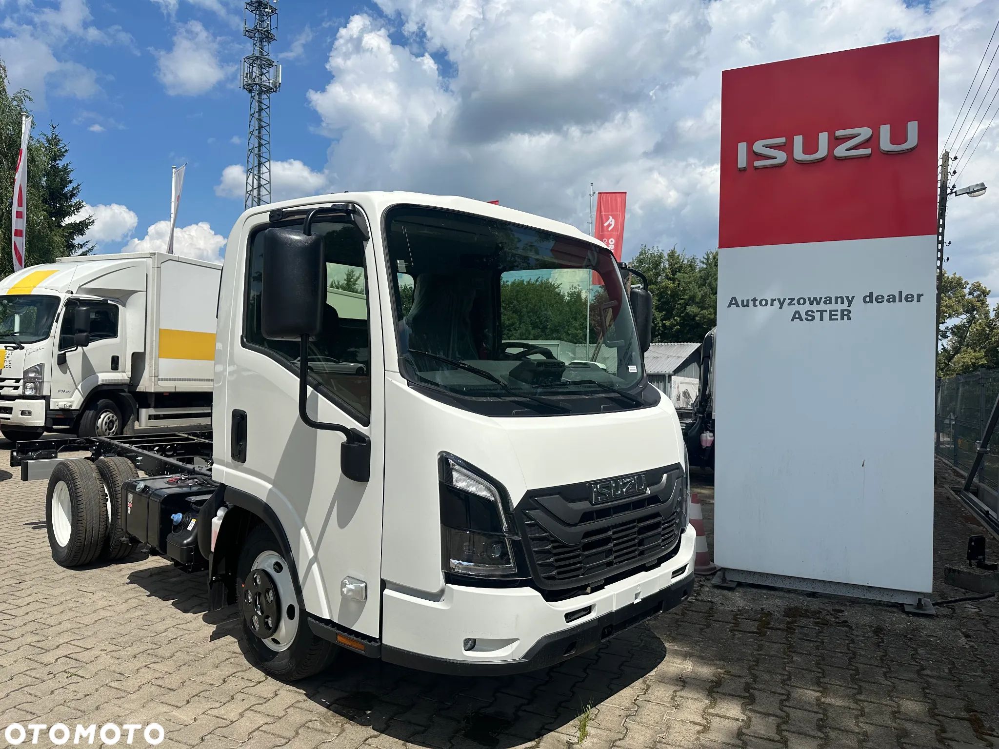 Isuzu M21 GENERATION 2 - 1