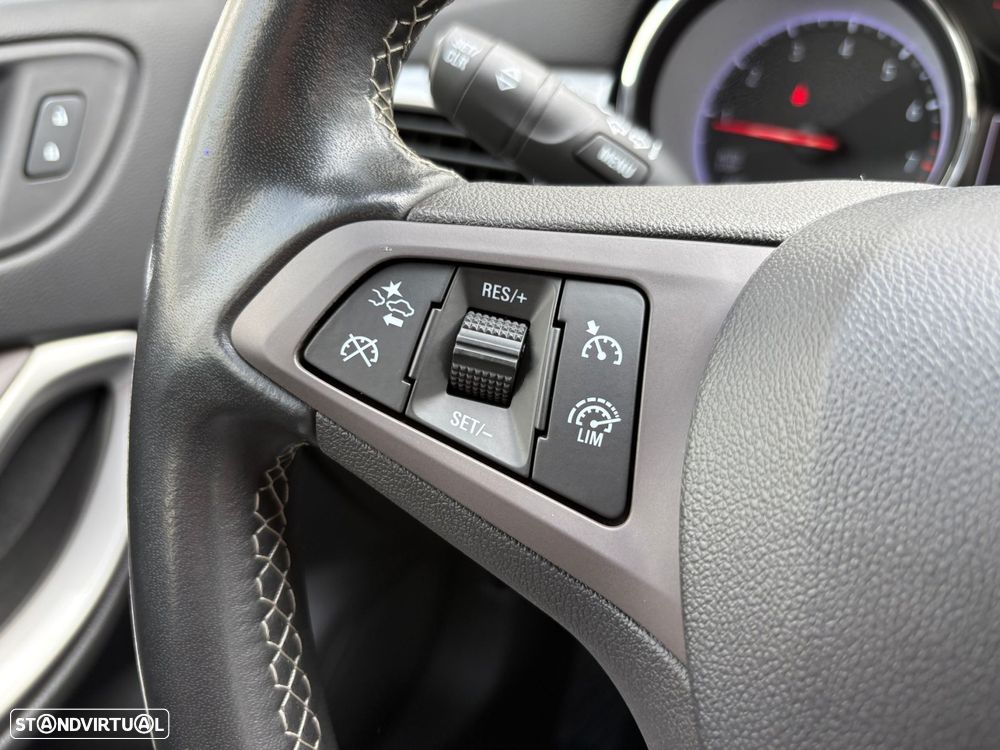 Opel Astra Sports Tourer 1.2 T GS Line S/S - 12