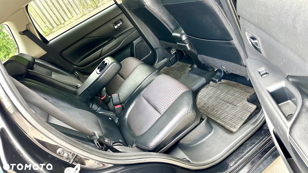 Mitsubishi Outlander 2.0 4WD Top - 15