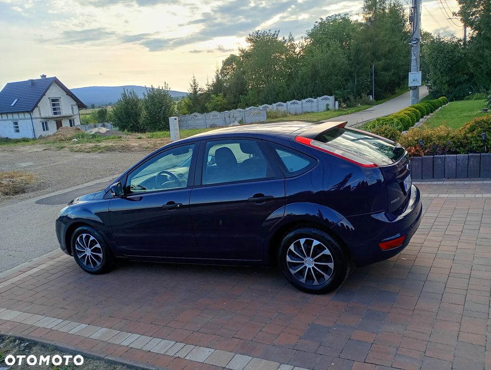Ford Focus 1.6 Ambiente - 4