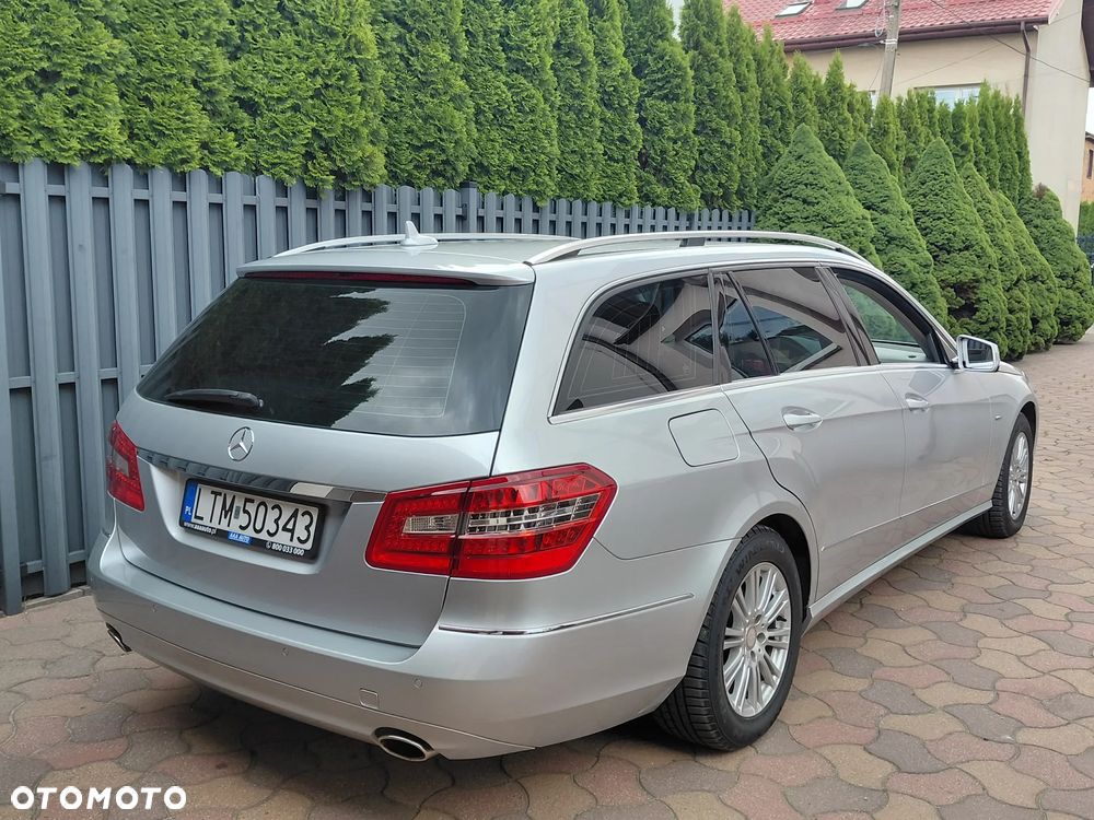 Mercedes-Benz Klasa E 300 CDI DPF BlueEFFICIENCY 7G-TRONIC Elegance - 9