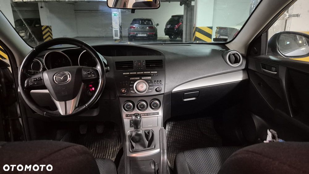 Mazda 3 1.6 Exclusive + - 5