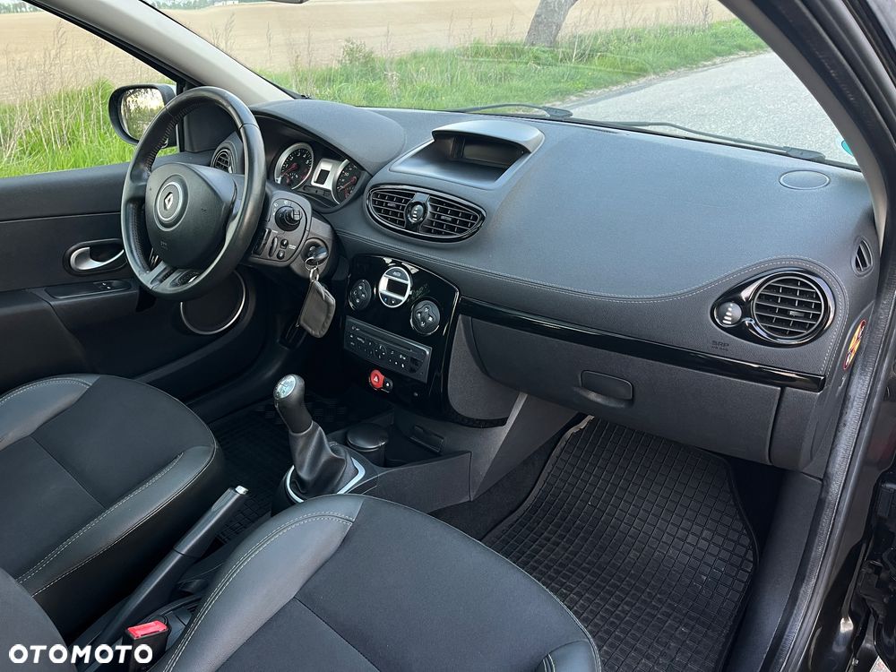 Renault Clio - 15