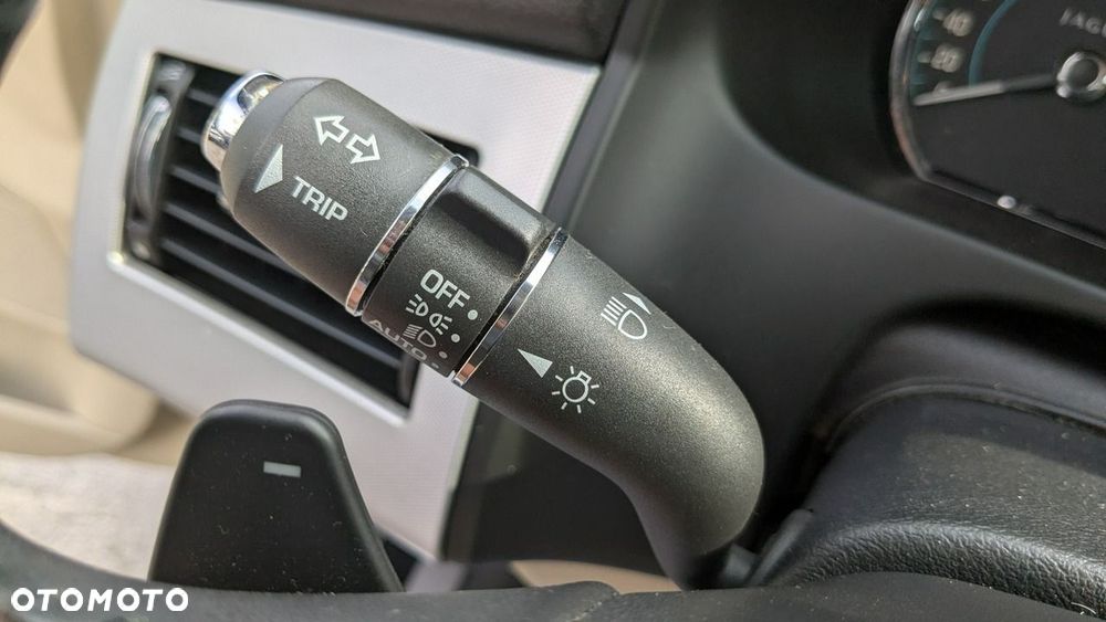 Jaguar XF - 24