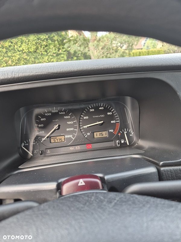 Volkswagen Golf 1.8 GL - 12