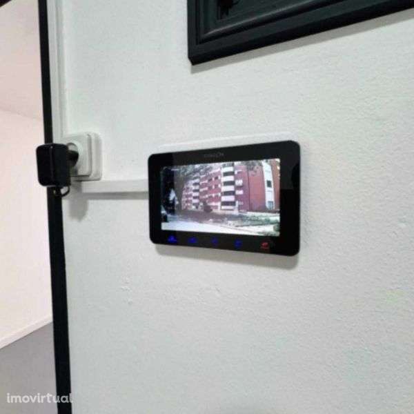 Armazém no centro de Braga - Grande imagem: 2/9