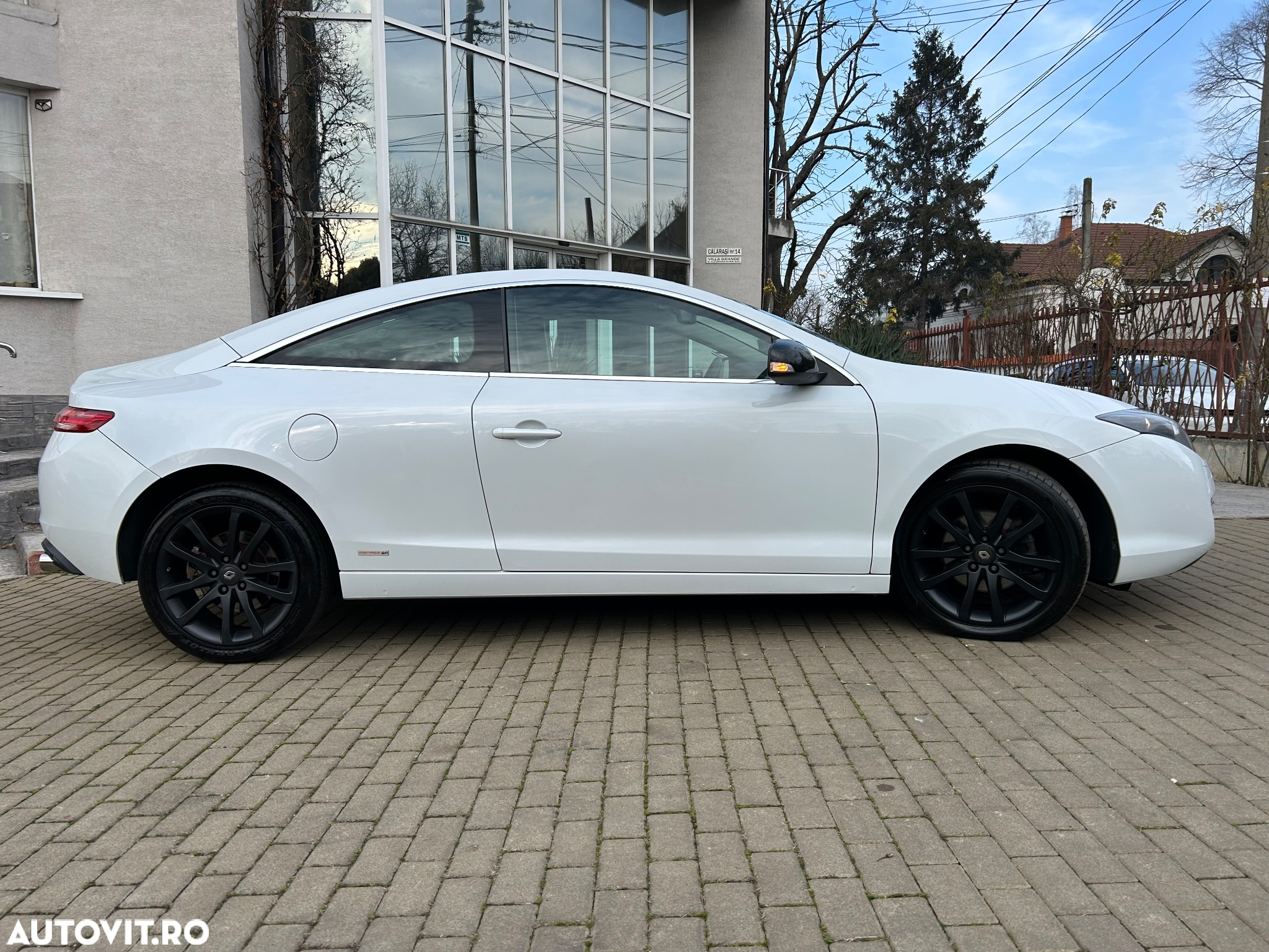 Renault Laguna Coupe dCi 175 FAP - 5