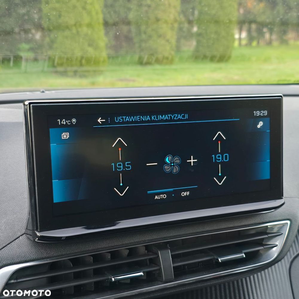 Peugeot 5008 PureTech 130 EAT8 Stop & Start Roadtrip - 36