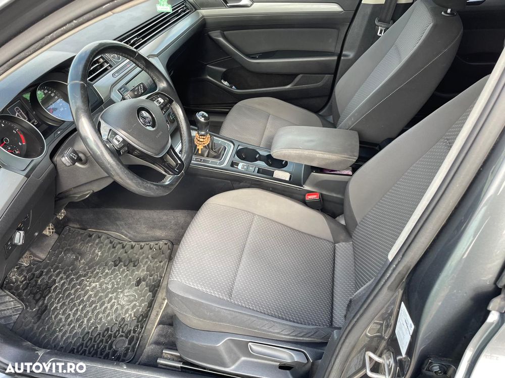 Volkswagen Passat - 8