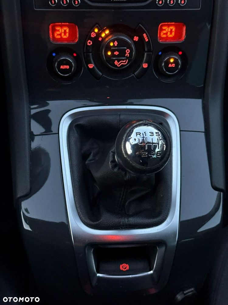 Peugeot 5008 2.0 BlueHDi Allure - 24