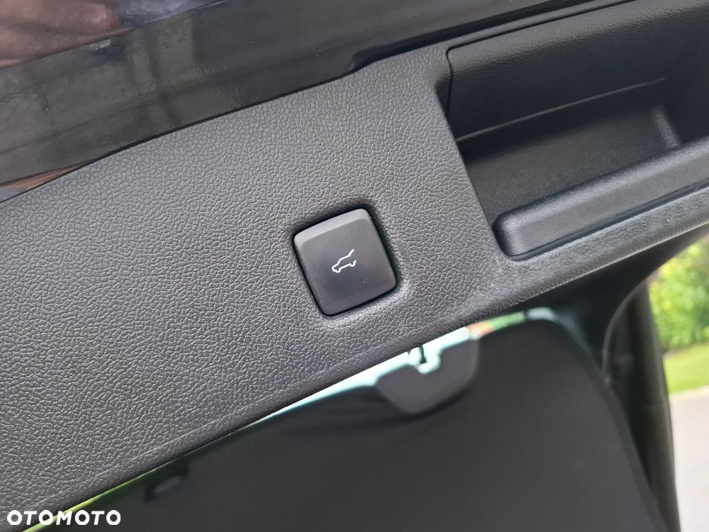 Ford Kuga 2.5 FHEV FWD ST-Line - 27