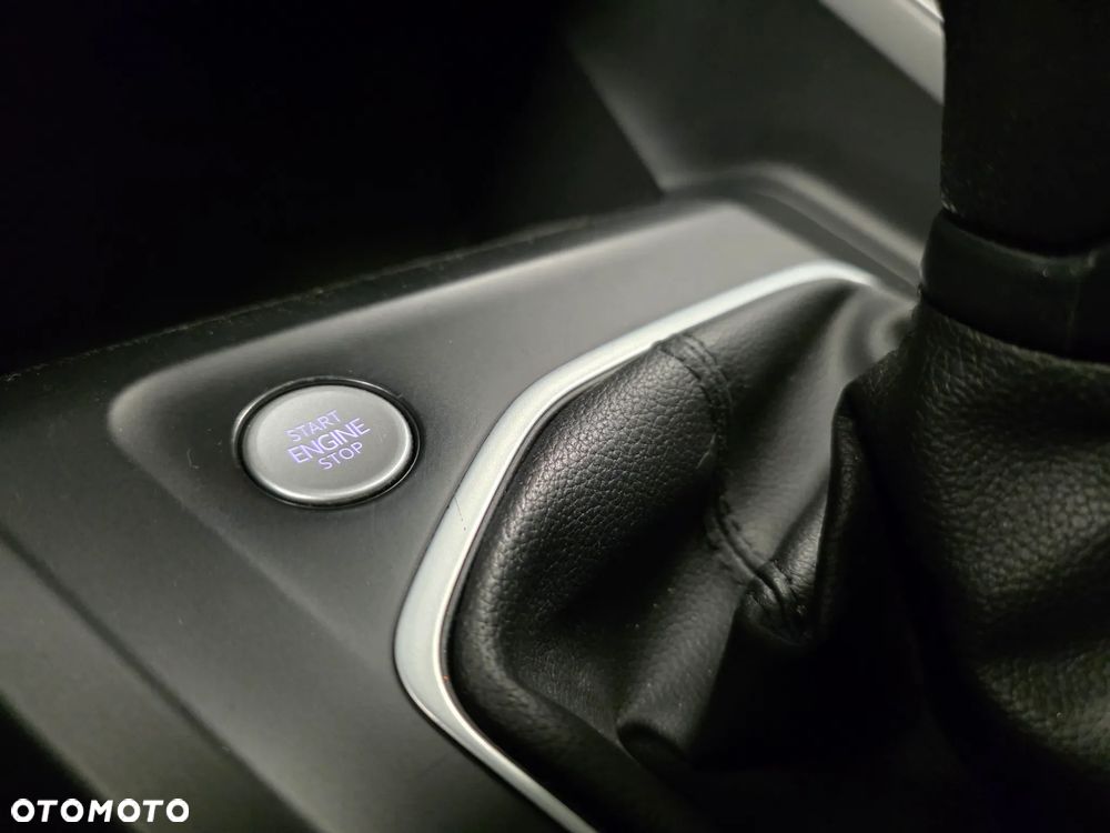 Volkswagen Golf 1.0 TSI - 28