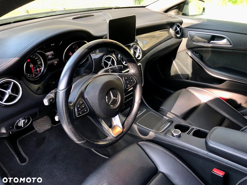 Mercedes-Benz CLA 200 d 7G-DCT UrbanStyle Edition - 19
