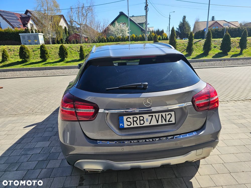 Mercedes-Benz GLA 200 Urban - 6
