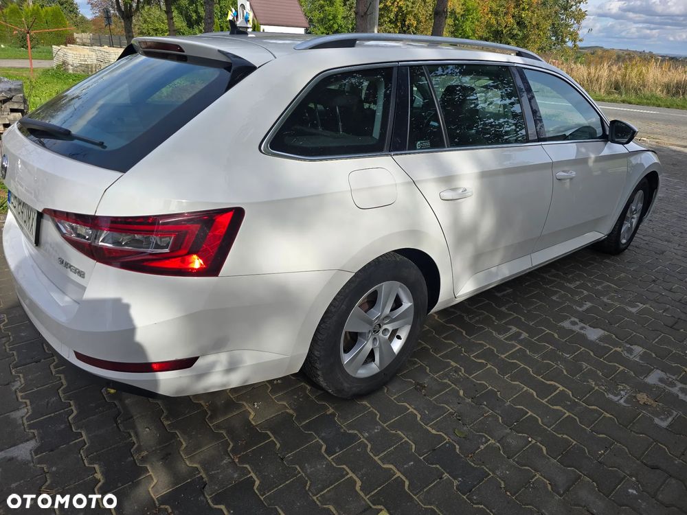 Skoda Superb 1.6 TDI Ambition - 4