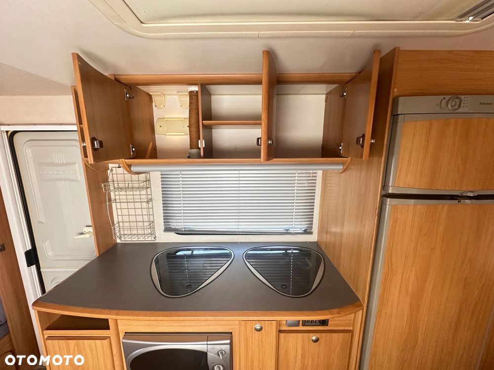 Adria CLASSICA 743 UP z ALDE , dużą markizą. 6/7 osobowa - 21