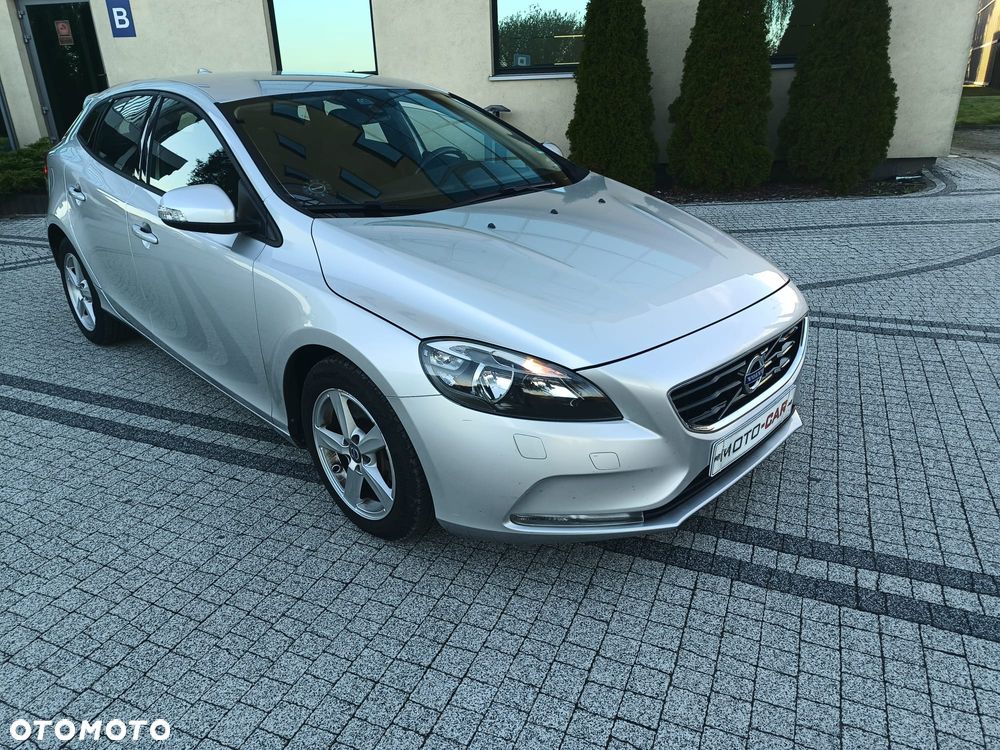 Volvo V40 D4 Momentum - 1