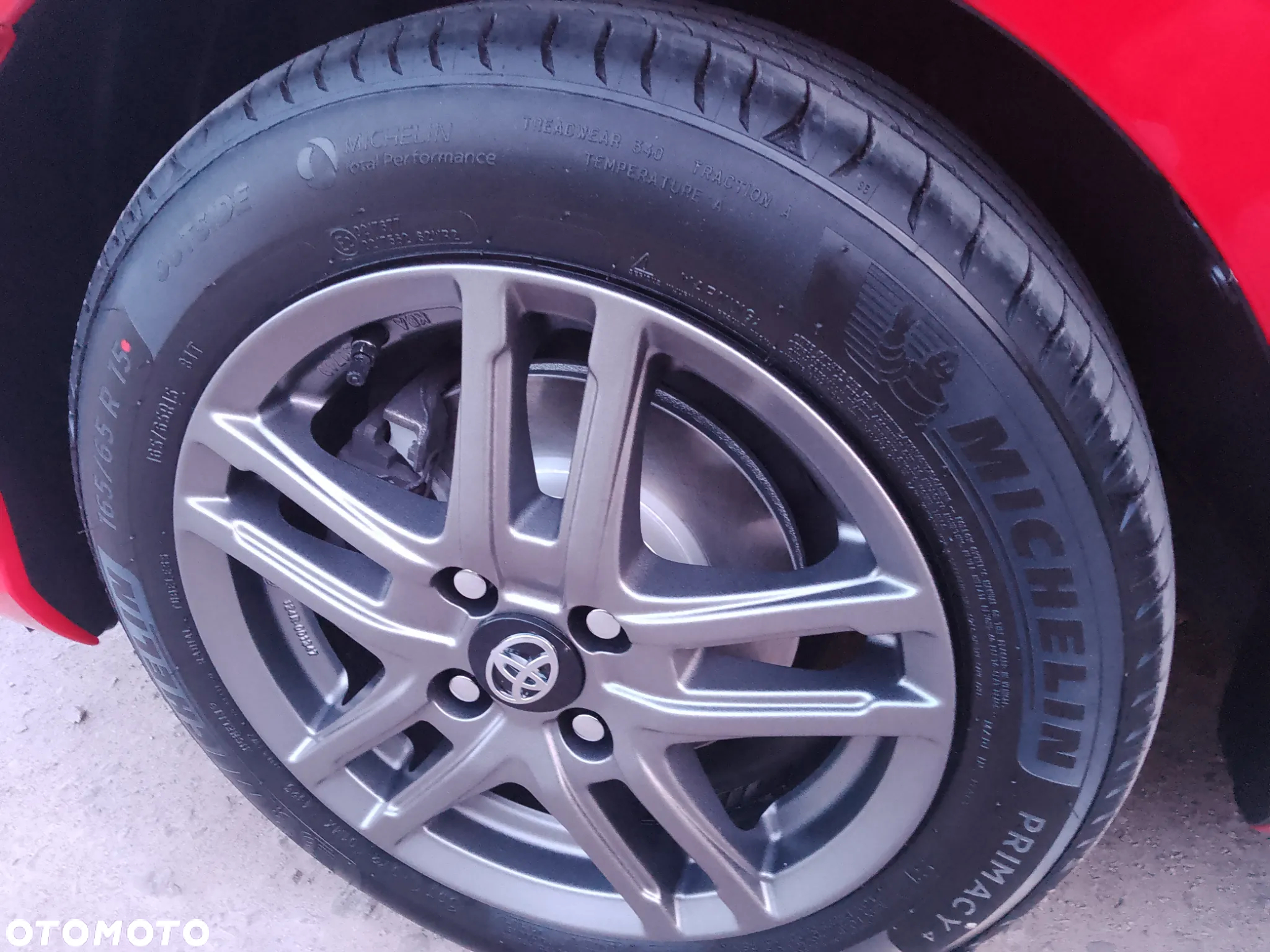 Toyota Yaris 1.0 Premium - 25