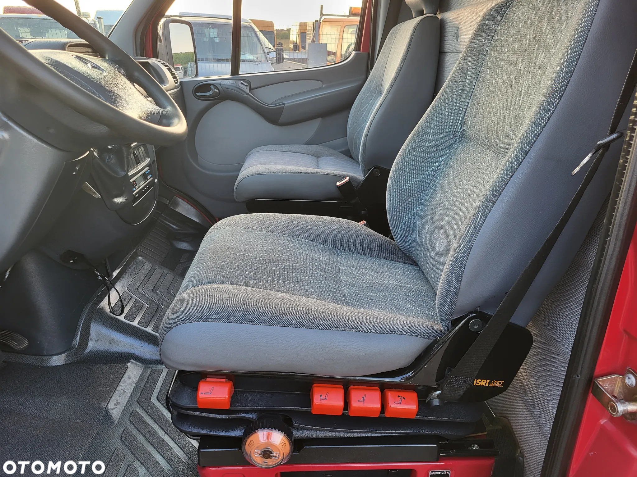 Mercedes-Benz Sprinter - 26