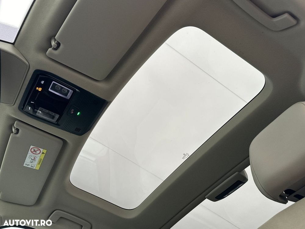 Volkswagen Multivan - 18