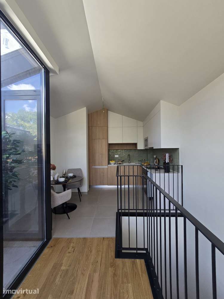 Jardim Emídia — T1 Duplex · 12