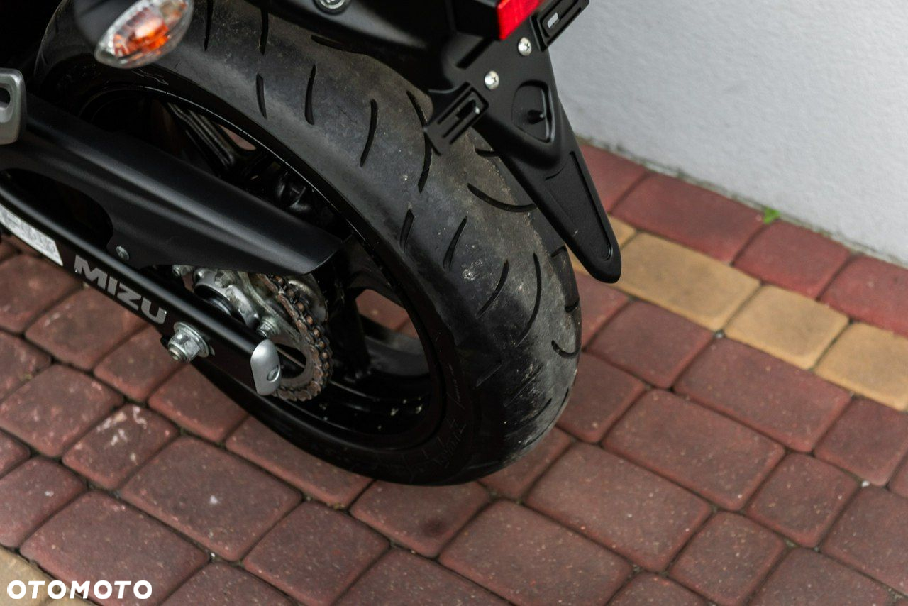 Suzuki Gladius - 8