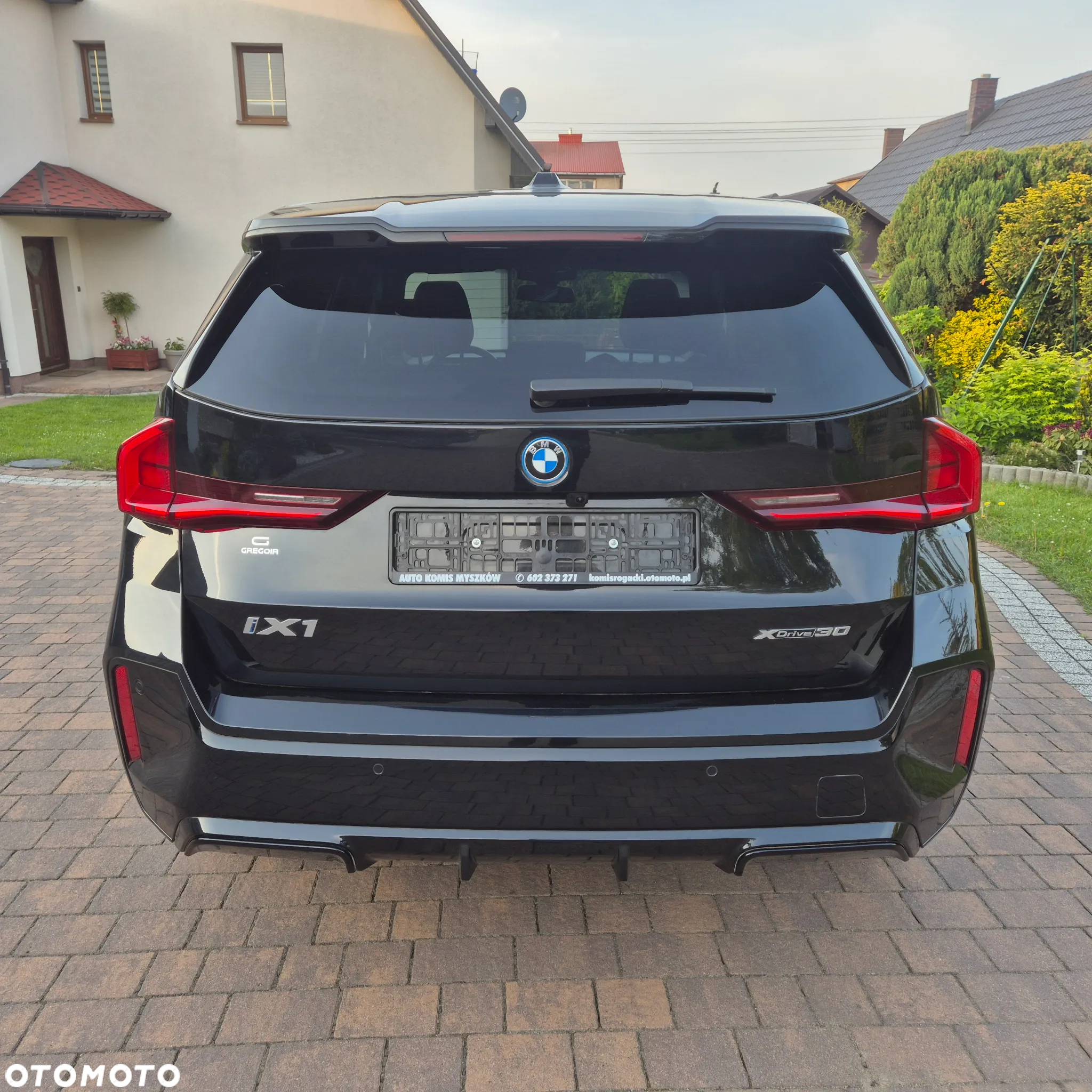BMW iX1 xDrive30 M Sportpaket - 14