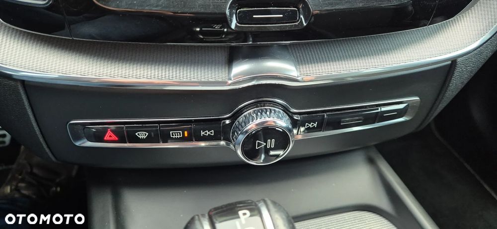 Volvo XC 60 D4 SCR AWD R-Design - 20