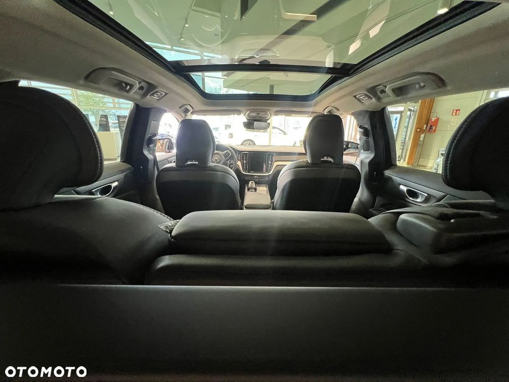 Volvo V60 B4 B DKG Ultimate Dark - 21