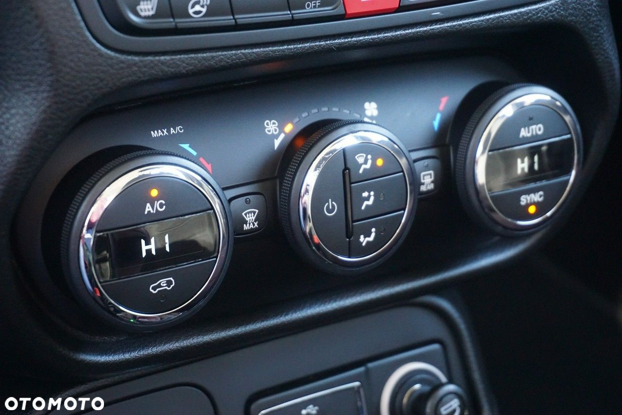 Jeep Renegade 1.4 MultiAir Limited 4WD S&S - 26