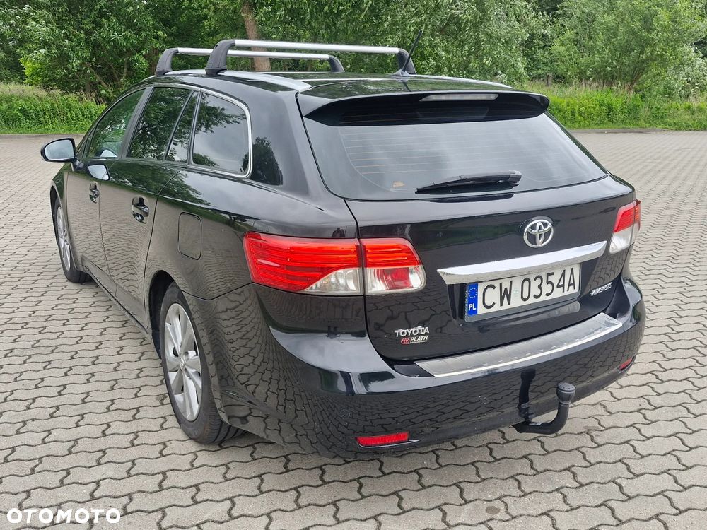 Toyota Avensis 1.8 Active - 11