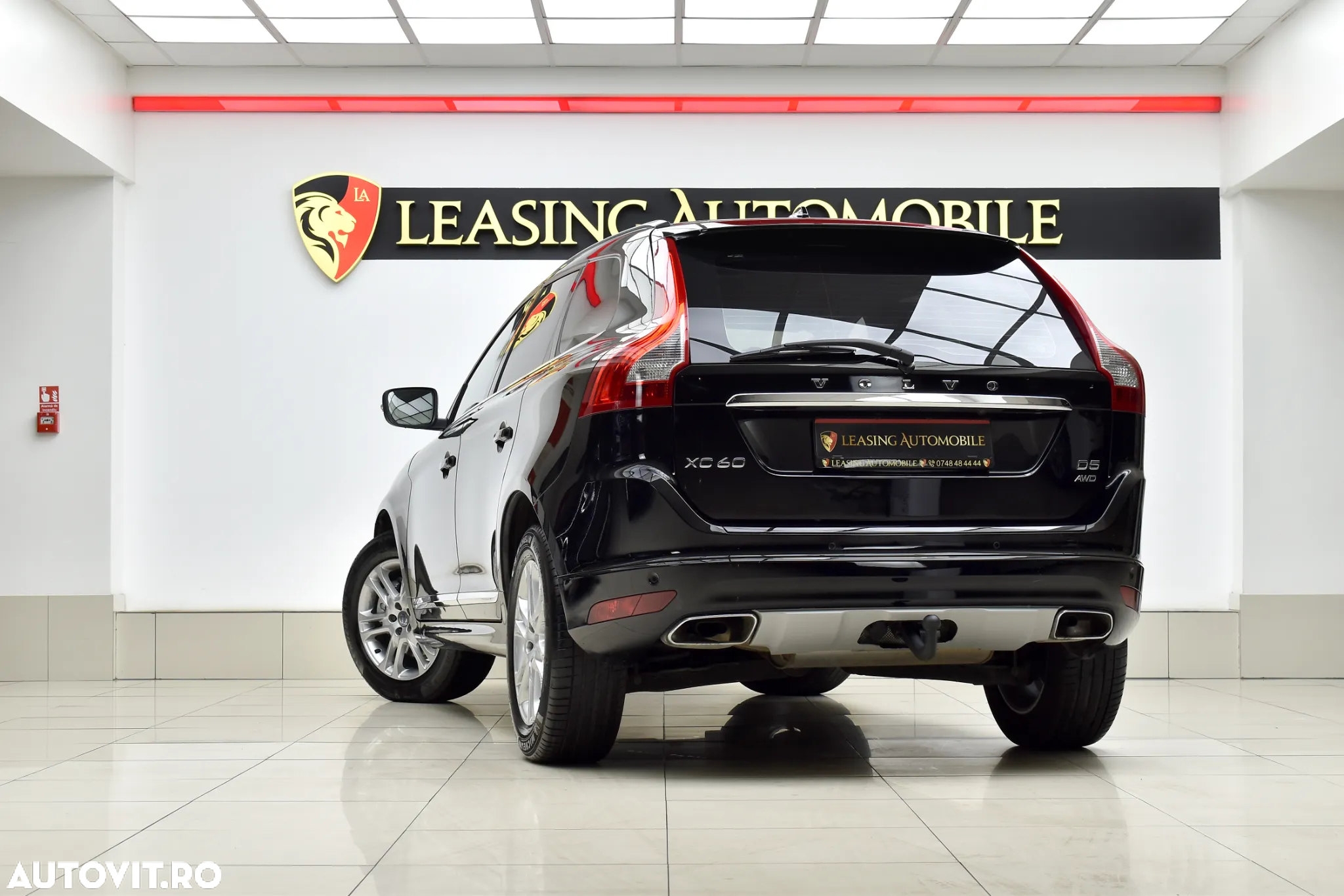 Volvo XC 60 D5 AWD Geartronic Summum - 3