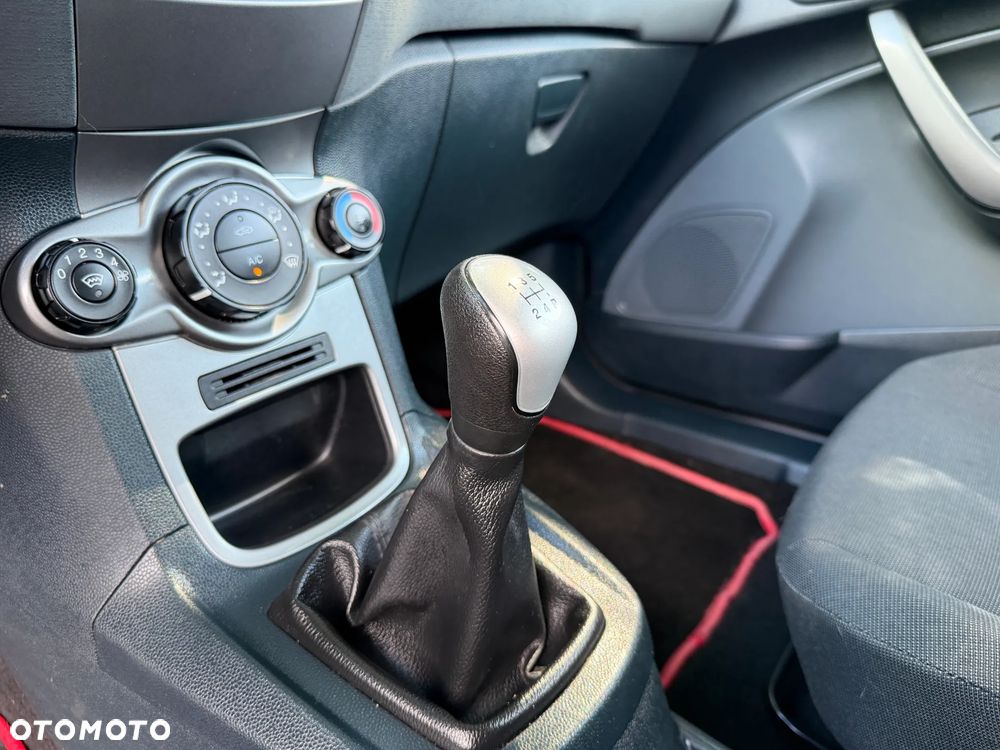 Ford Fiesta 1.25 SYNC Edition - 16