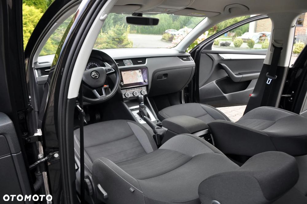 Skoda Octavia 2.0 TDI Elegance DSG - 27