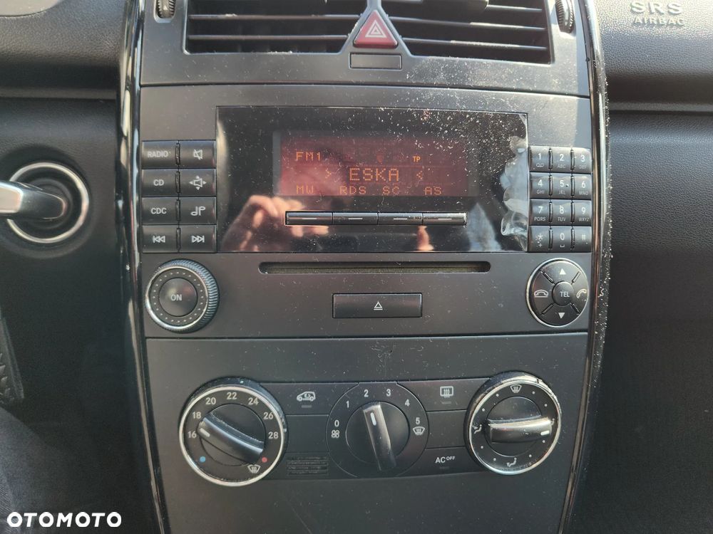 Mercedes-Benz Klasa A 150 Classic Polar Star - 24