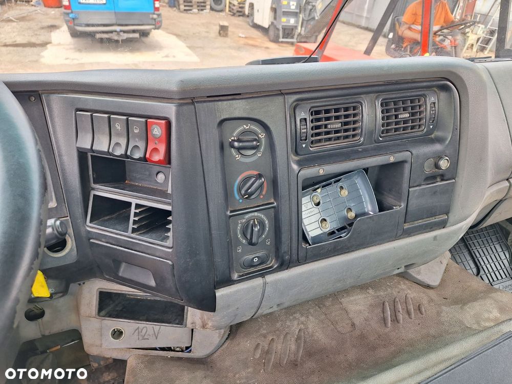 Renault 270.18 4X2 - 17