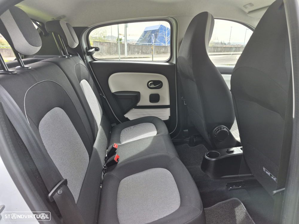 Renault Twingo Z.E. 22 Intens - 12