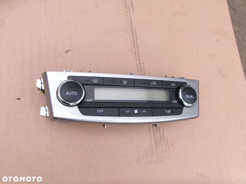 PANEL KLIMATYZACJI TOYOTA AVENSIS T27 09-15 - 1