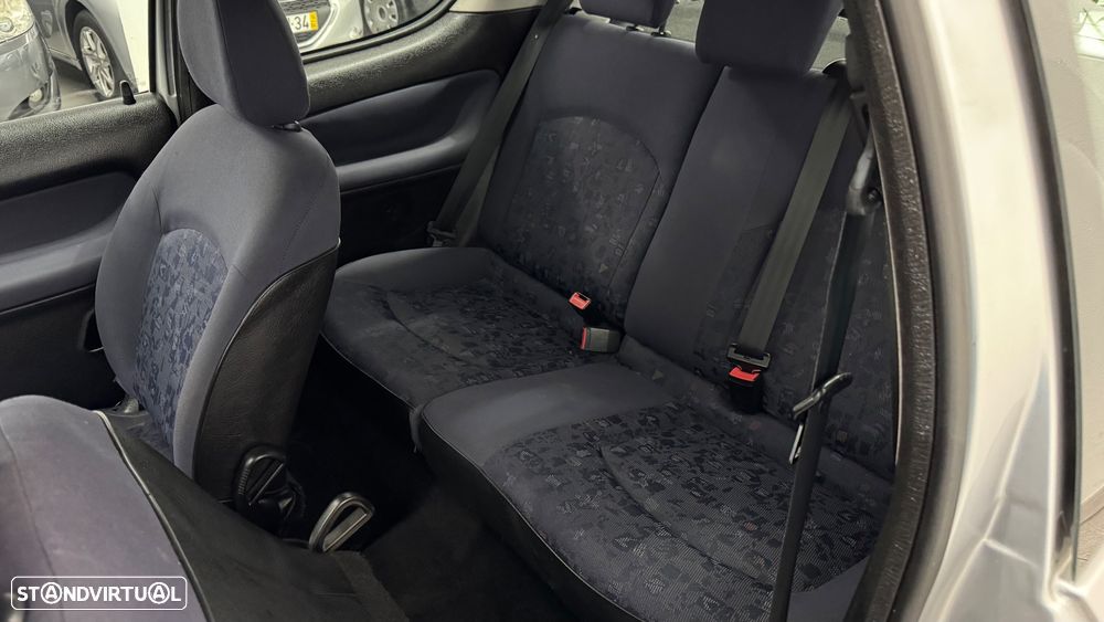 Peugeot 206 1.1 XR - 25