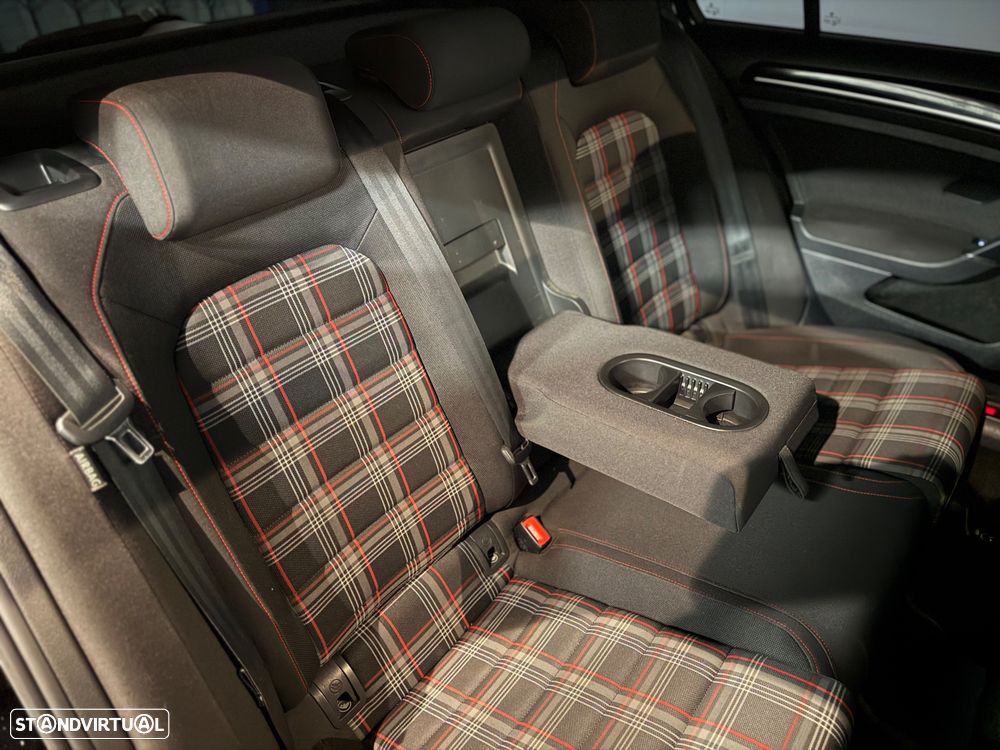 VW Golf GTI Performance BlueMotion DSG - 38