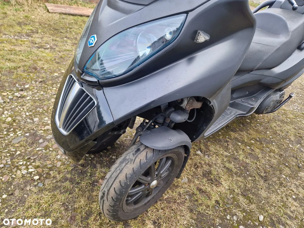 Piaggio MP-3 - 22