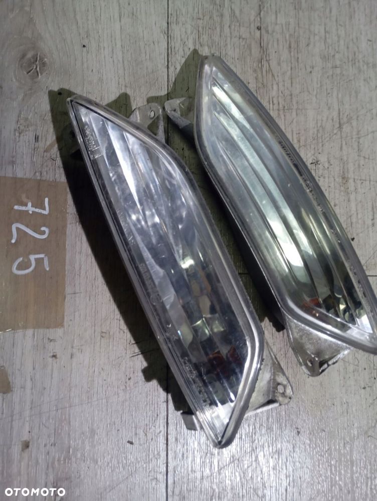 KIERUNKOWSKAZY PL PRZÓD PIAGGIO MP3 250 ie - 1